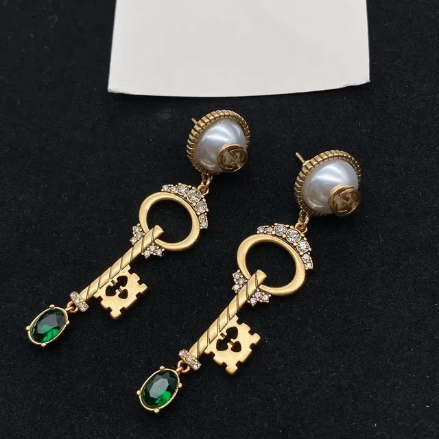 Gucci Brincos Motivo Chave Pérola e Pedra Verde 4