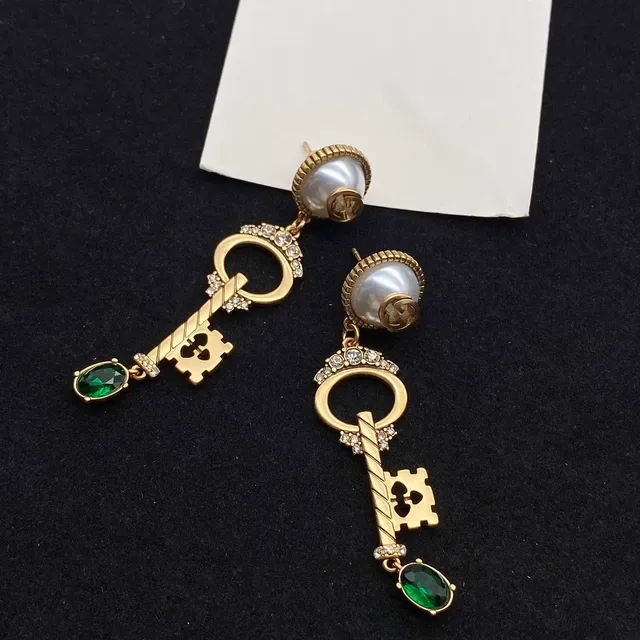 Gucci Brincos Motivo Chave Pérola e Pedra Verde 6