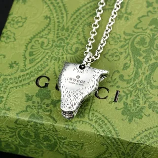 Gucci Pendentif Tête de Lion Collier Ton Argenté