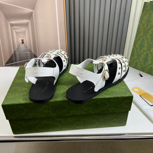 Gucci Medusa Stud ذهب أبيض متعدد الحزام مدبب مقاتل صندل 5