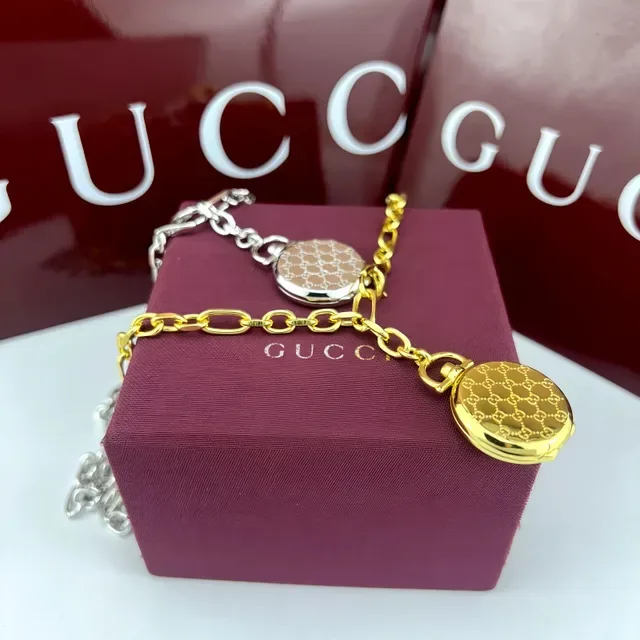 Gucci GG মোনোগ্রাম সোনালি পকেট ওয়াচ পেন্ডেন্ট নেকলেস 4