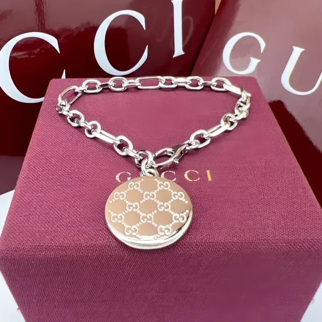 Gucci GG মোনোগ্রাম সোনালি পকেট ওয়াচ পেন্ডেন্ট নেকলেস 5
