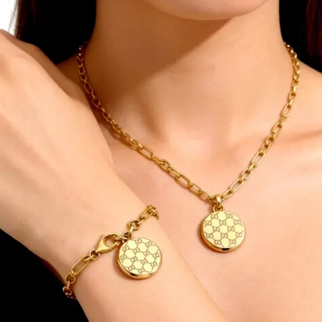 Gucci GG মোনোগ্রাম সোনালি পকেট ওয়াচ পেন্ডেন্ট নেকলেস 7