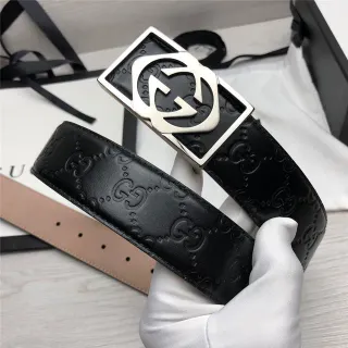Ceinture Gucci Ophidia en cuir noir avec relief GG