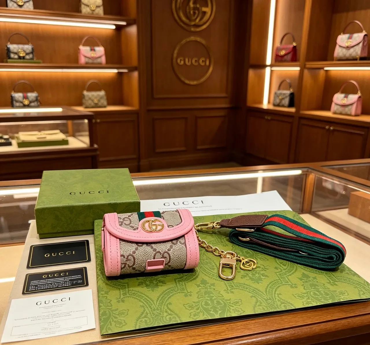 Gucci Ophidia Bolsa Cruzada de Lona Monograma Rosa Bege com Flap-Top 3