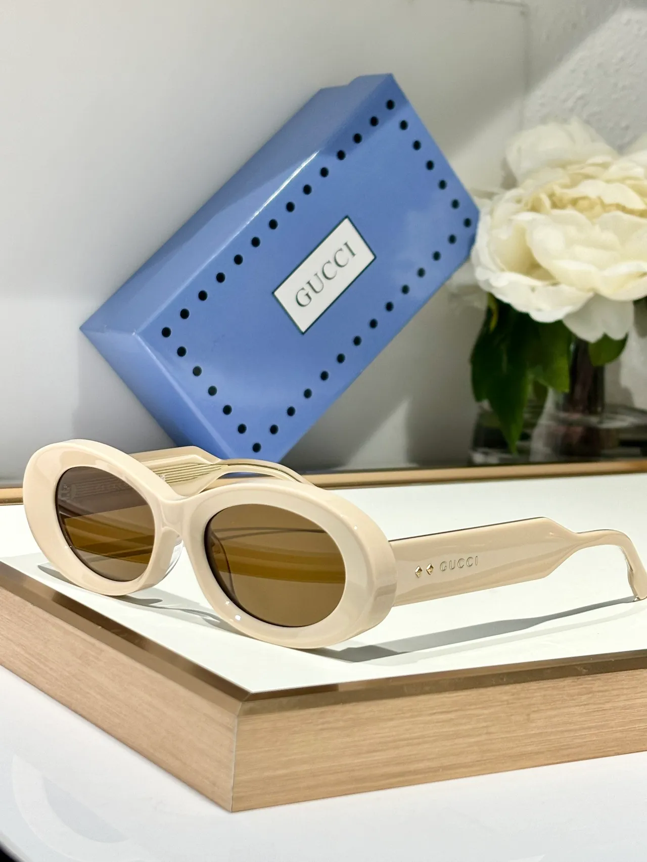 Gucci Óculos de sol Marco ovalado de acetato rosa marrom Acento de ponte dourado 6