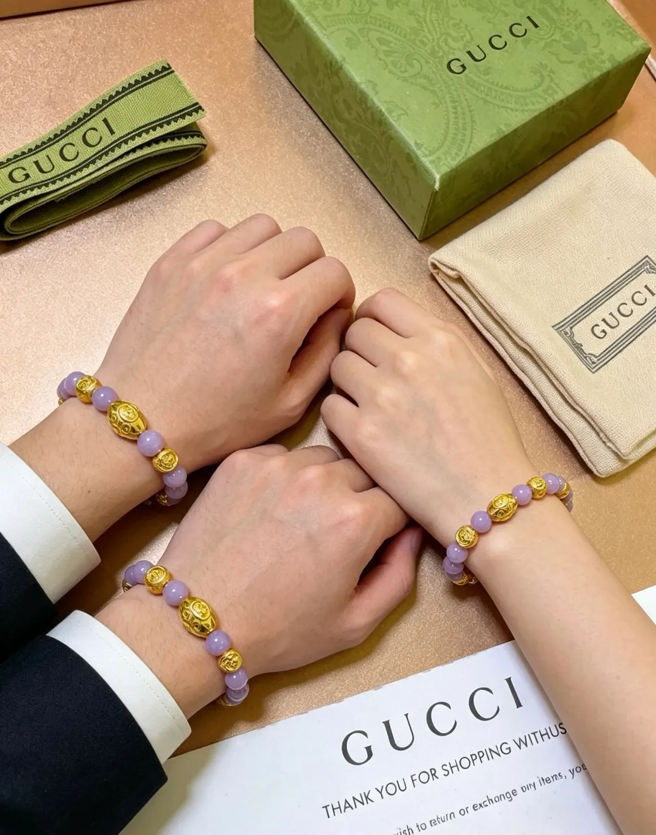 سوار Gucci معدني خرز بنفسجي وذهبي 3
