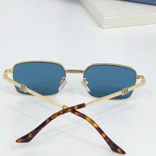 গুসি আয়তাকার ধাতব ফ্রেম নীল লেন্স কচ্ছপের টেম্পল সানগ্লাস