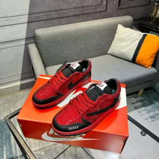 Gucci Zapatillas Lifestyle Rojo Negro con Cristales de Bajo Top