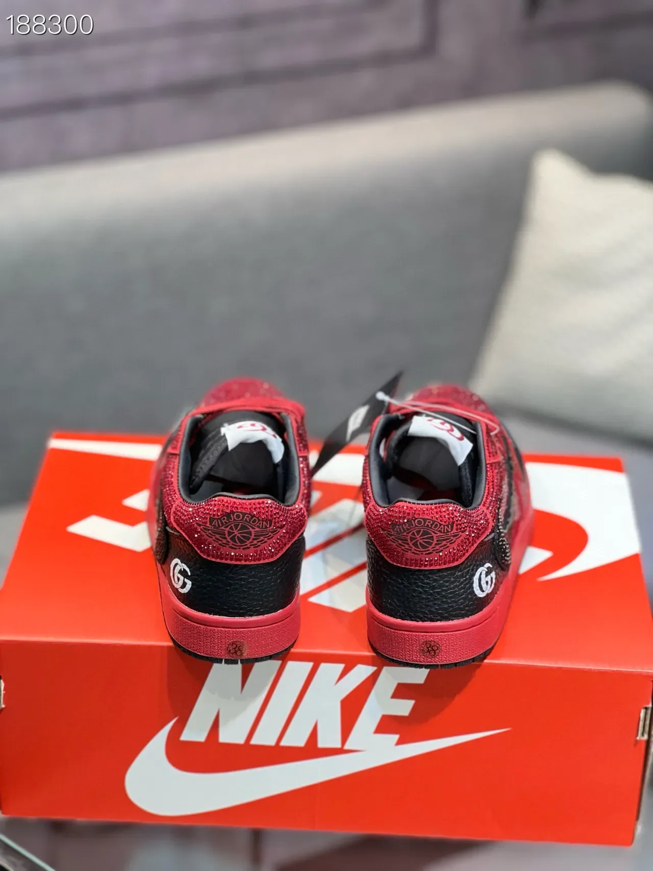 Gucci Zapatillas Lifestyle Rojo Negro con Cristales de Bajo Top 2