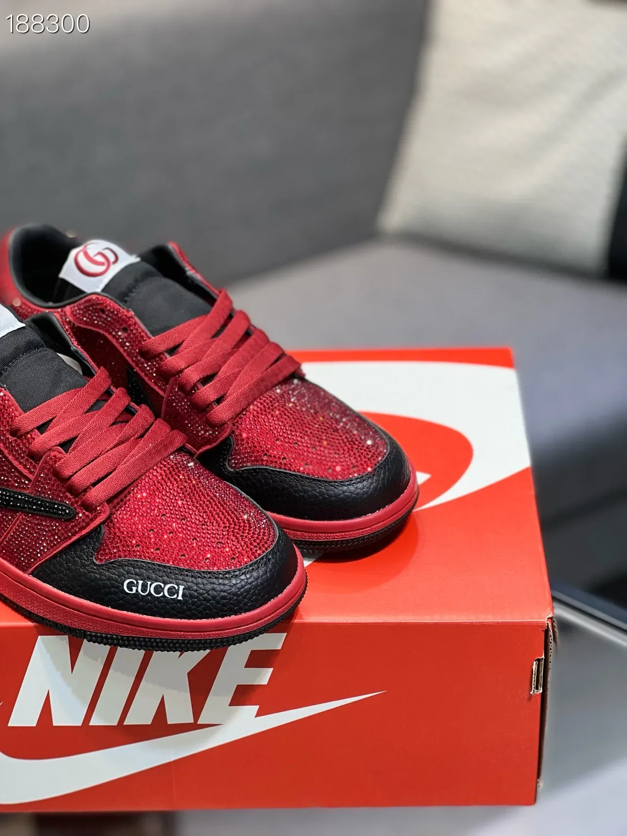 Gucci Zapatillas Lifestyle Rojo Negro con Cristales de Bajo Top 5