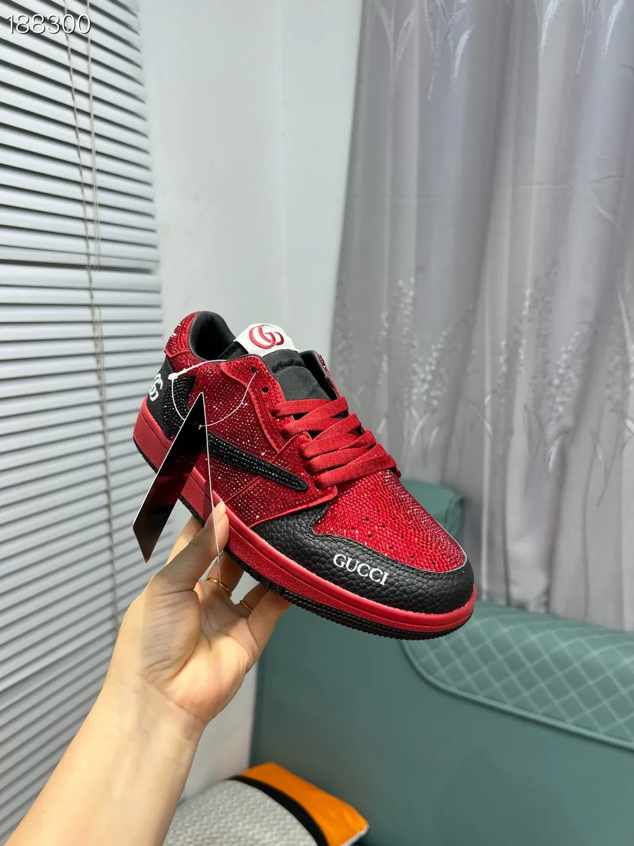Gucci Zapatillas Lifestyle Rojo Negro con Cristales de Bajo Top 6