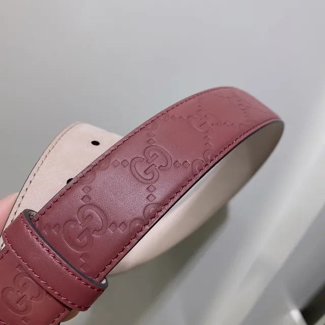 Gucci حزام جلدي ذهبي أحمر مطبوع GG مونوغرام متشابك G مع مشبك 4