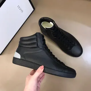Gucci Rhyton Negro Blanco Alto Perforado Panel Lateral Lifestyle Sneakers