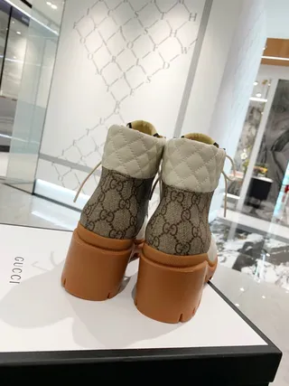 Gucci Rhyton GG Monogram কুইল্টেড হিল এনকেল বুটস 3