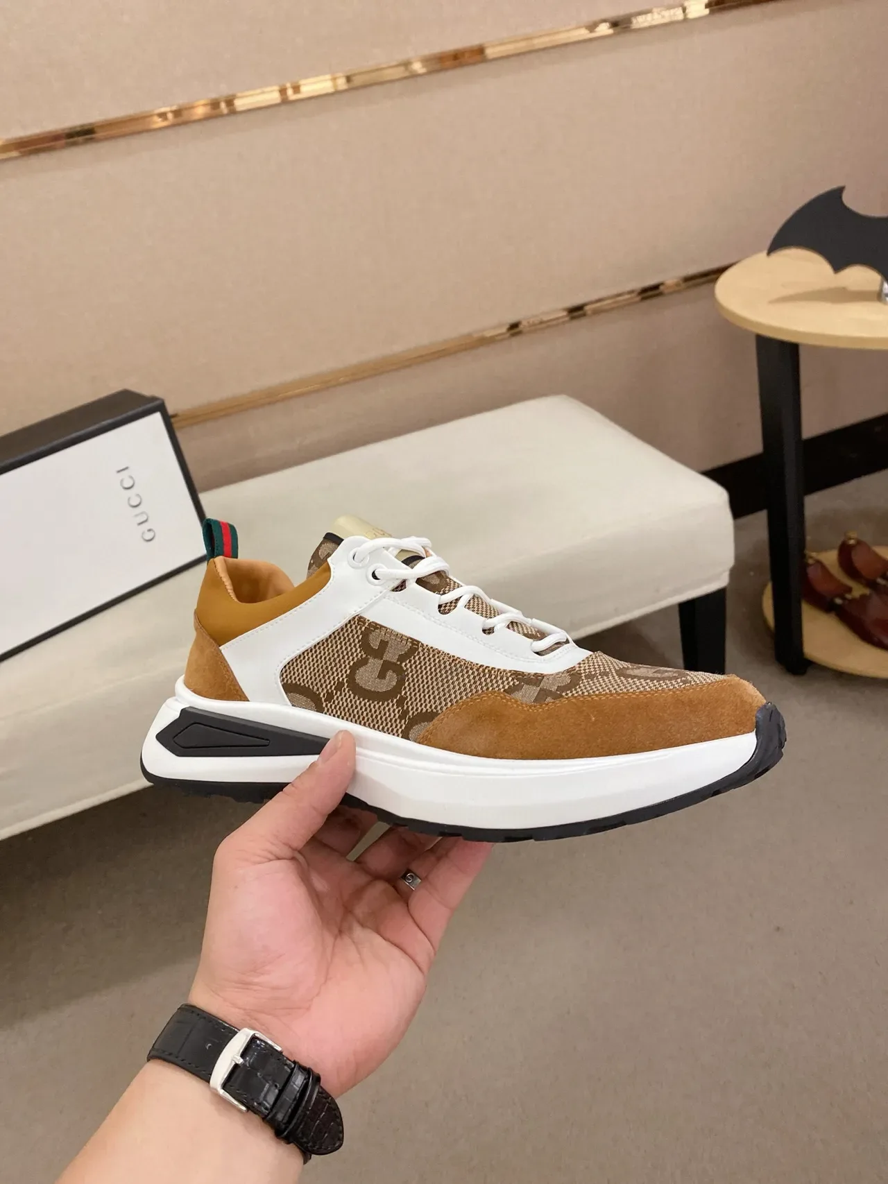 Gucci Rhyton marron et blanc GG Monogram sneakers lifestyle 4