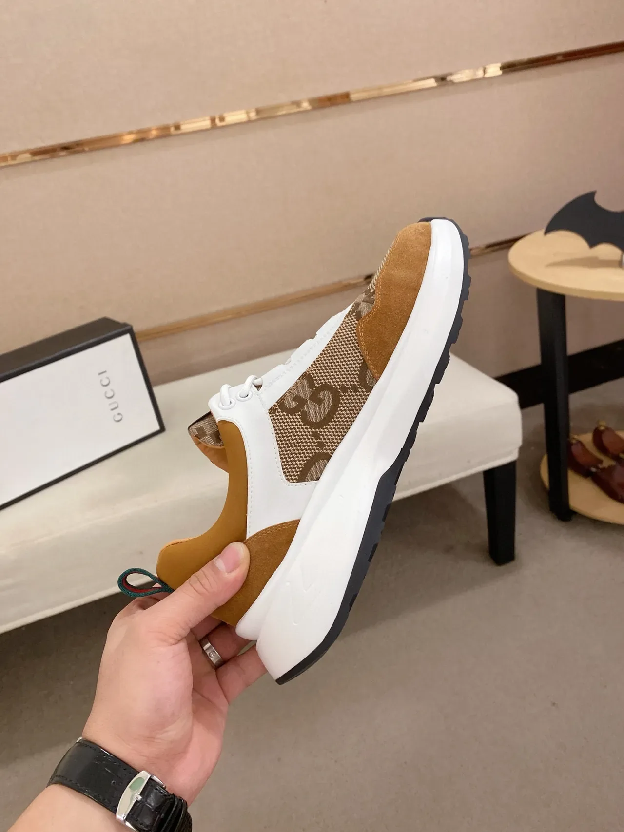 Gucci Rhyton marron et blanc GG Monogram sneakers lifestyle 5