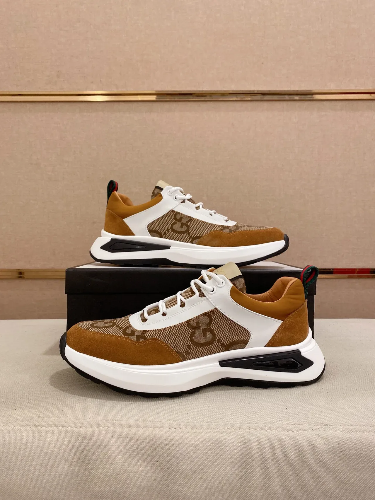 Gucci Rhyton marron et blanc GG Monogram sneakers lifestyle 7