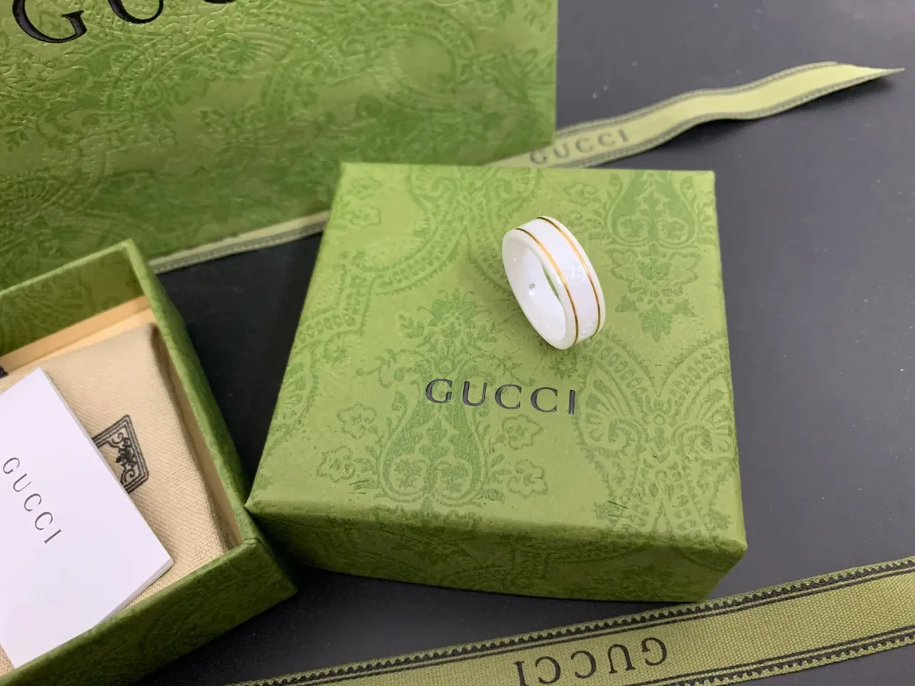 Gucci Screener Black Green Ceramic-Style Band Interlocking G Motif Ring 5