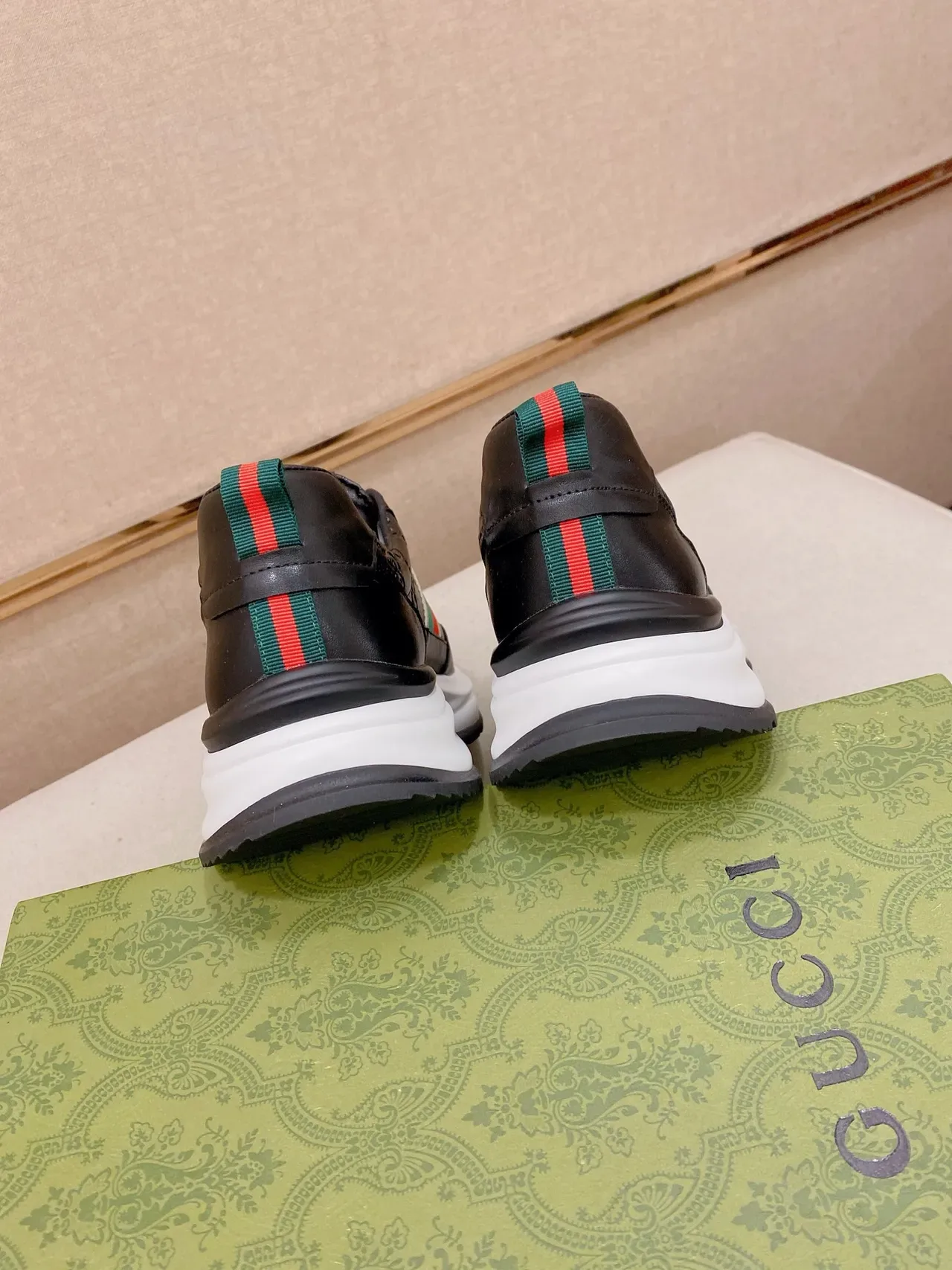 Gucci Screener Sneakers Lifestyle أسود أبيض جلد علوي مطبوع GG Monogram 8