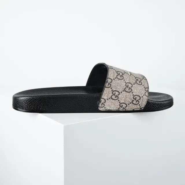 Gucci Screener GG Canvas Bee Motif Slippers 7