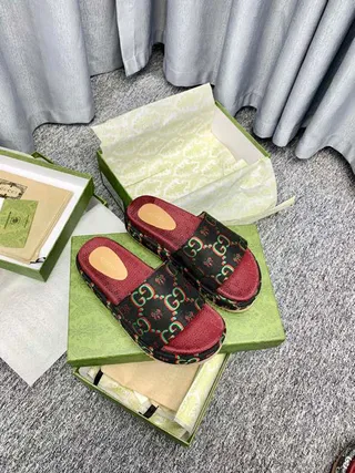 Gucci Screener GG Supreme Black Red Green Platform Slippers 4