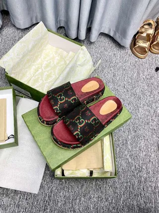 Gucci Screener GG Supreme Black Red Green Platform Slippers 5