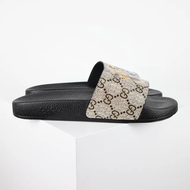 Gucci Screener GG Supreme Tiger Print pantufas 3