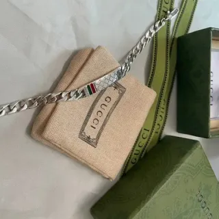 Gucci Screener سوار فضي بيج سلسلة كيرب سميكة لوحة شعار مستطيلة