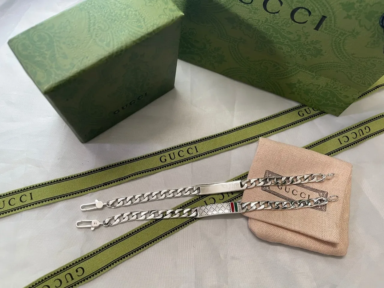 Gucci Screener Silver Beige Chunky Curb Chain Rectangular Logo Plaque Bracelet 2