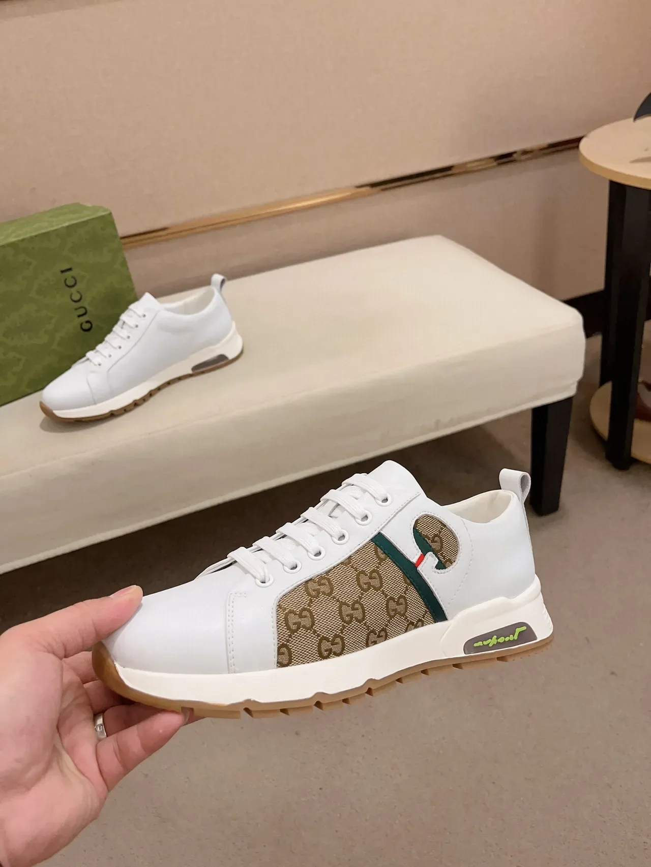 Gucci Screener Branco e Bege GG Canvas Lifestyle Sneakers 3