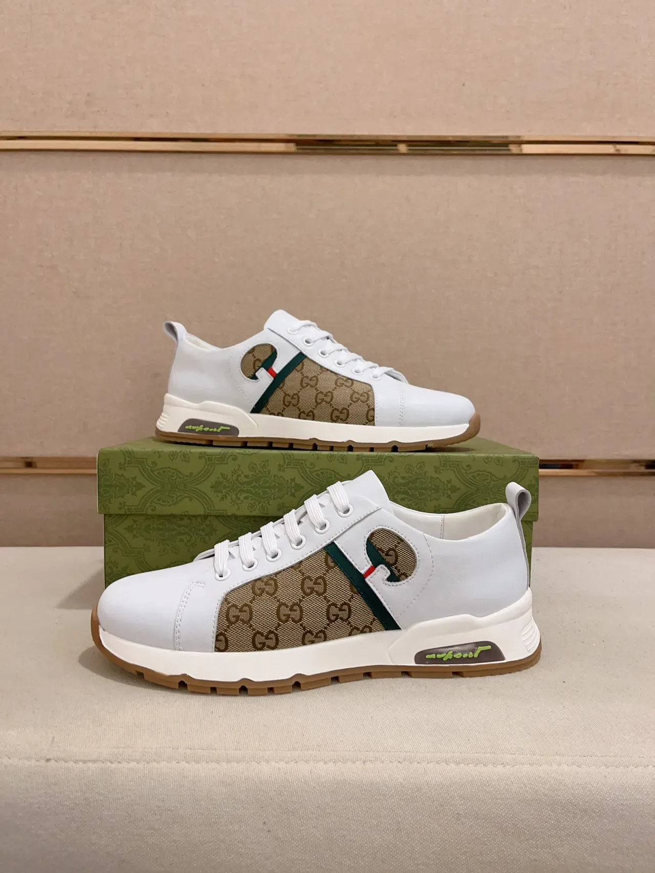 Gucci Screener Branco e Bege GG Canvas Lifestyle Sneakers 7