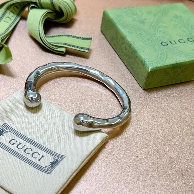 Gucci Sculptural Silver Cuff Bracelet 5