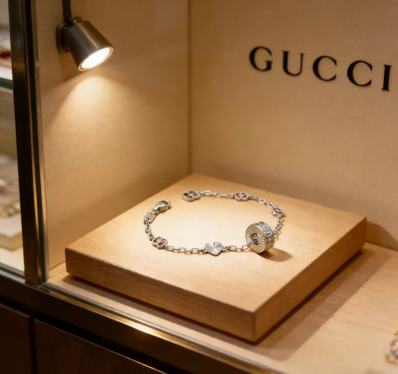 Gucci Silver Chain Interlocking G Motifs Bracelet 2