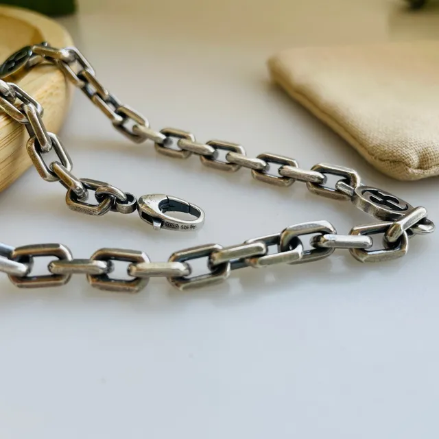 Gucci Silver Chunky Curb-Link Chain Interlocking Double-G Medallions Necklace 4