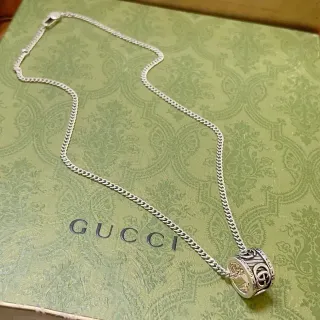 Collier Gucci Chaîne Curb Argentée Pendentif Cylindrique