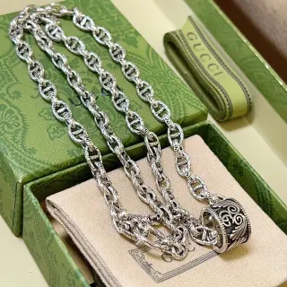 Gucci রুপো Mariner-Link Chain সজ্জিত G-Motif পেন্ডেন্ট নেকলেস