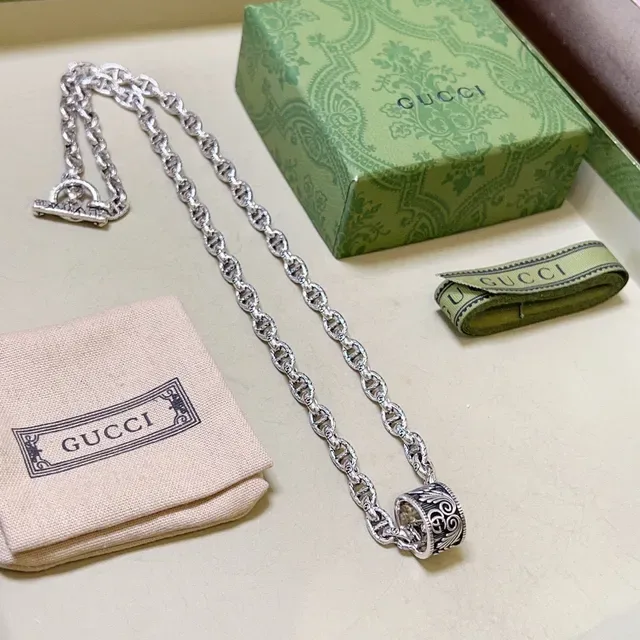 Gucci Silver Mariner-Link Chain Ornate G-Motif Pendant Necklace 9