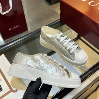 Gucci فضي أبيض GG Monogram Embossed Metallic Upper Lifestyle Sneakers