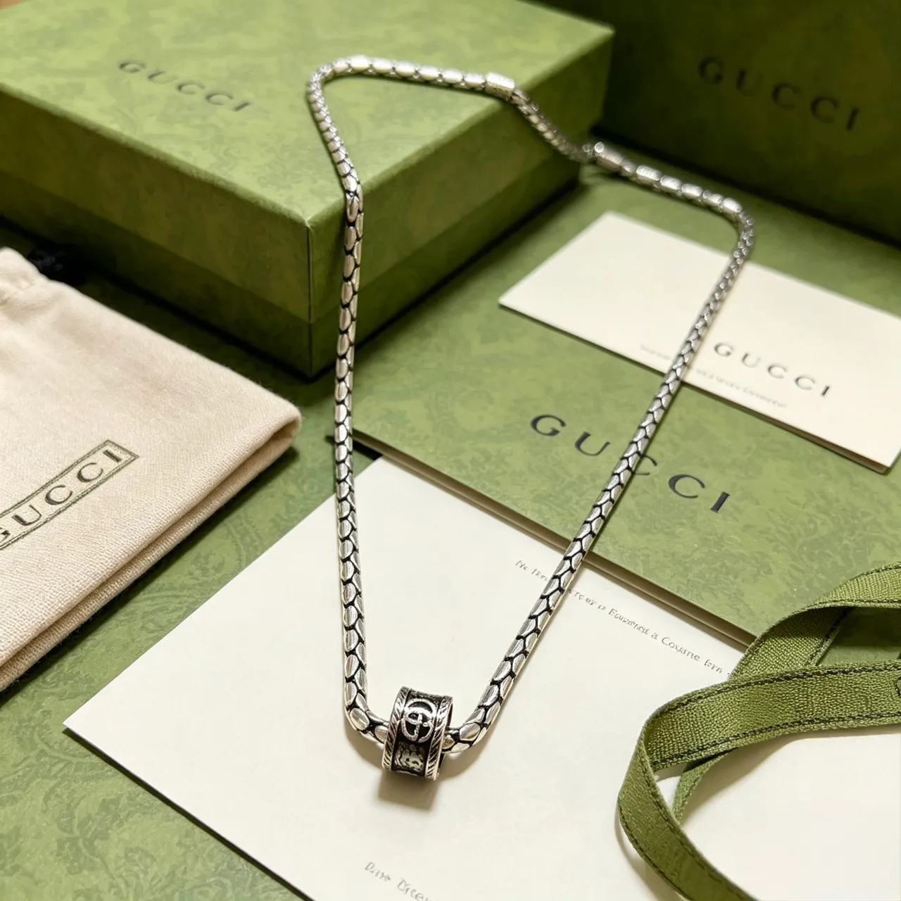 Gucci Snake-Link collar de plata oxidada 2