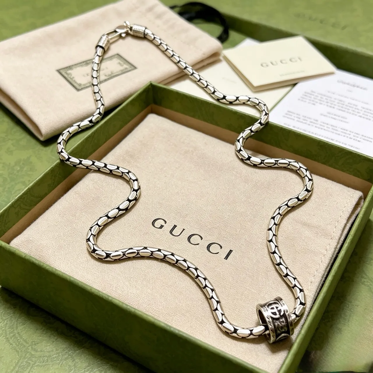 Gucci Snake-Link collar de plata oxidada 7