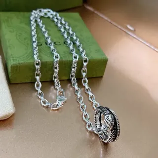 Gucci Collier Serpent Chaîne Argent Noir Pendentif Enroulé
