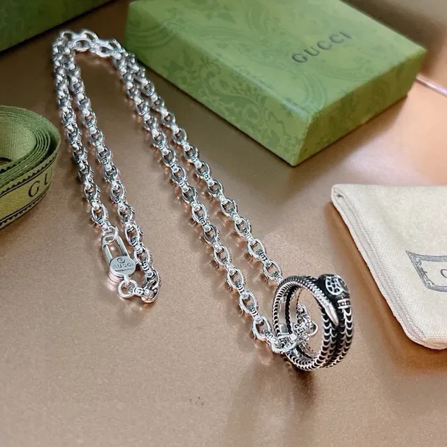 Gucci Snake Necklace Silver Black Chain Coiled Pendant Necklace 2