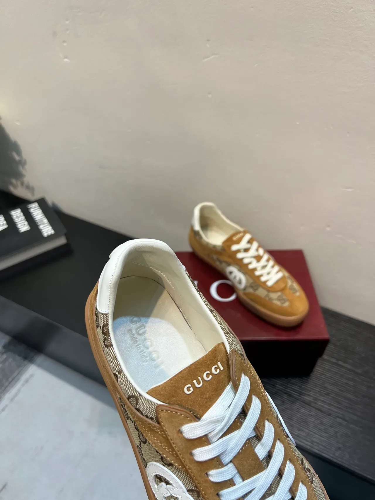 Gucci Tennis 1977 Beige et Tan GG Monogram Sneakers Lifestyle 7