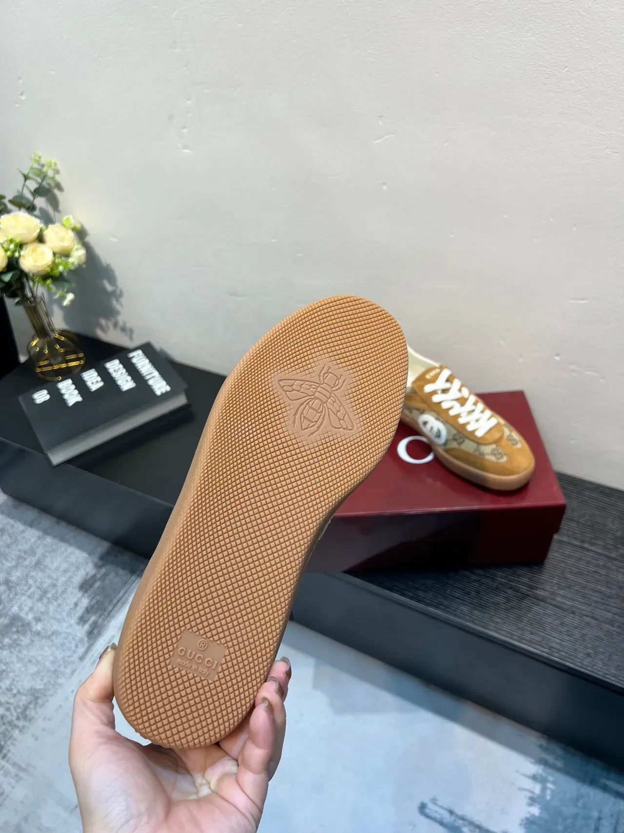 Gucci Tennis 1977 Beige et Tan GG Monogram Sneakers Lifestyle 8