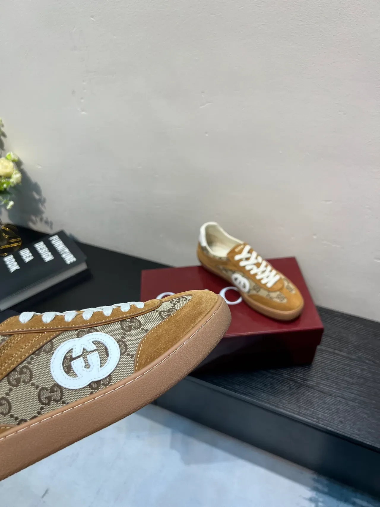 Gucci Tennis 1977 Beige et Tan GG Monogram Sneakers Lifestyle 9