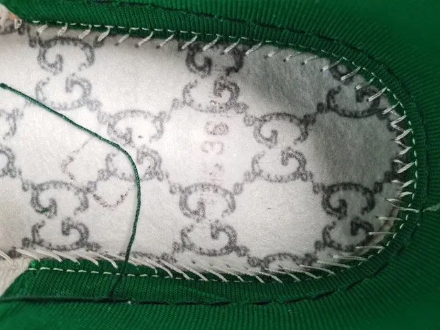 Gucci Tennis 1977 بيج أخضر أحمر Web Monogram Lifestyle Sneakers 2