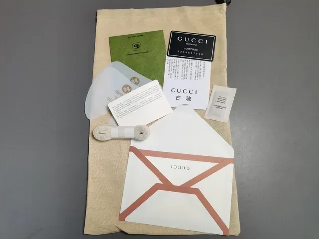 Gucci Tennis 1977 بيج أخضر أحمر Web Monogram Lifestyle Sneakers 4
