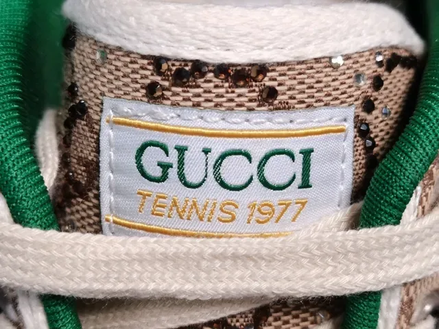 Gucci Tennis 1977 بيج أخضر أحمر Web Monogram Lifestyle Sneakers 8