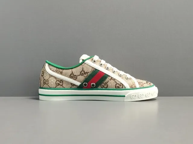 Gucci Tennis 1977 بيج أخضر أحمر Web Monogram Lifestyle Sneakers 11